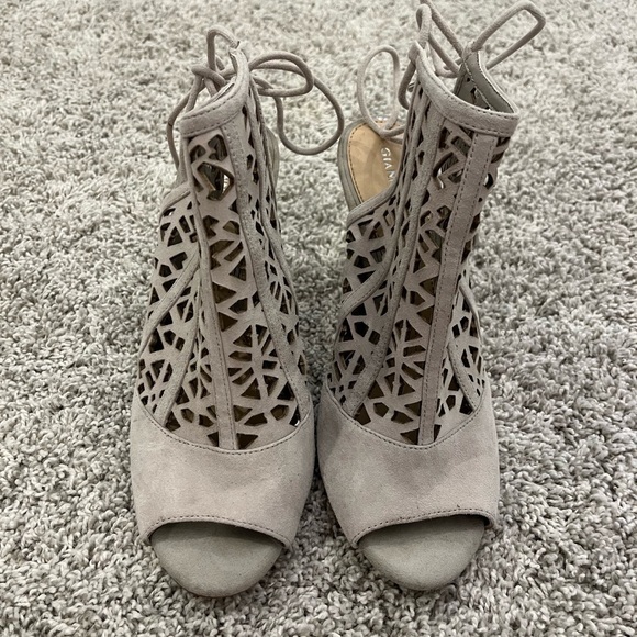 Gianni Bini Silvie Stone Cold Heels - Picture 1 of 9